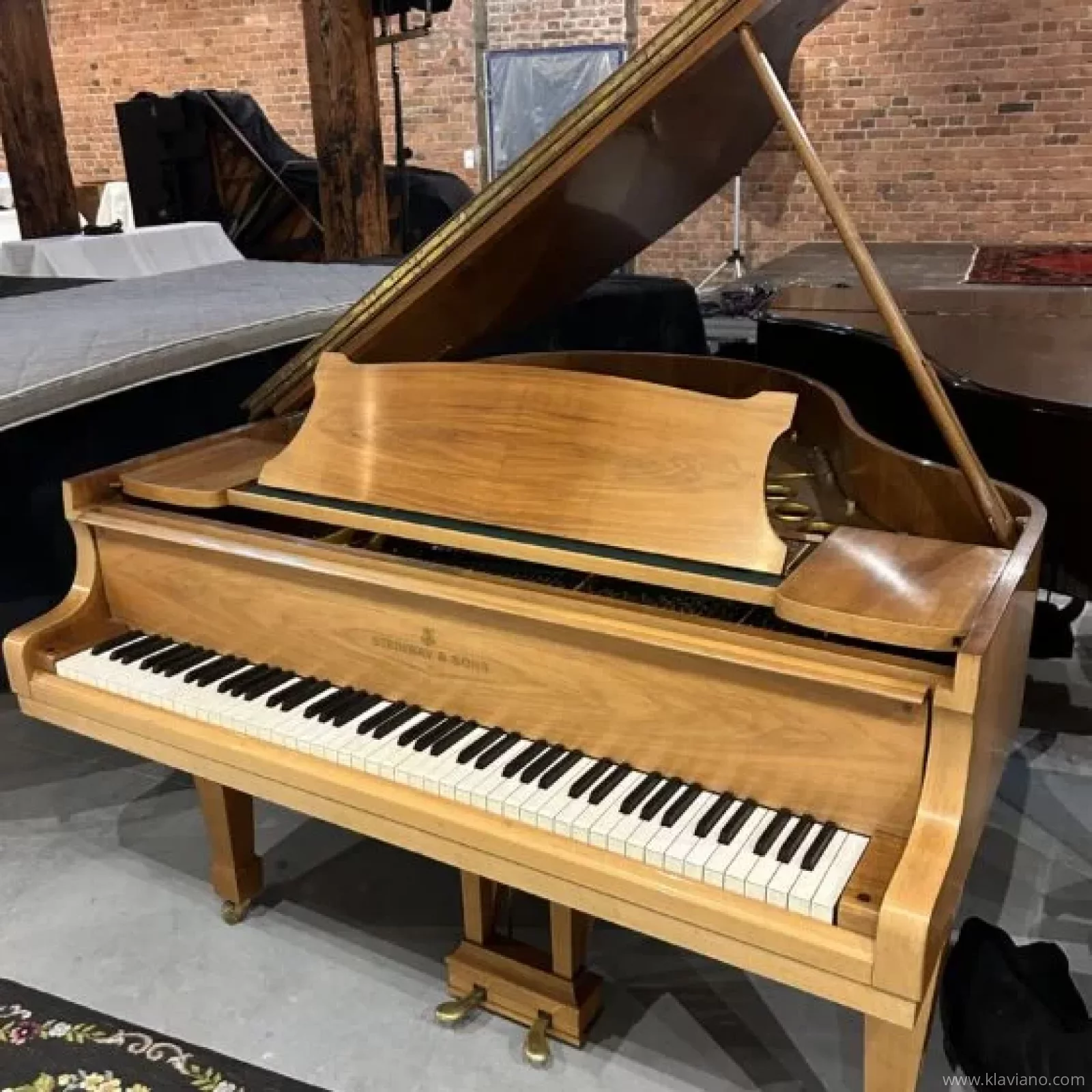 Używany, Steinway & Sons, S-155