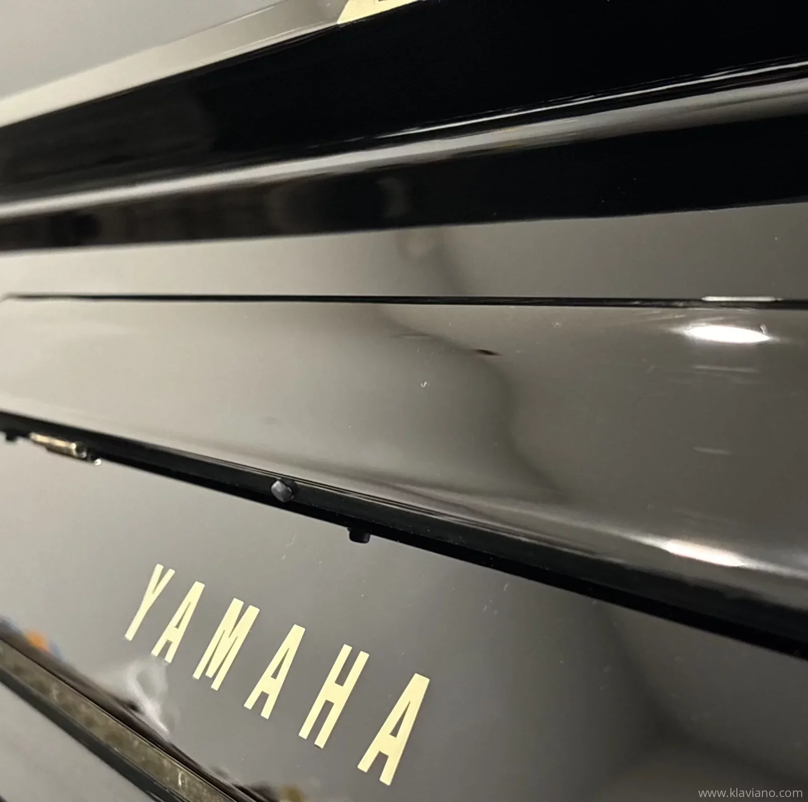 Used, Yamaha, U1H