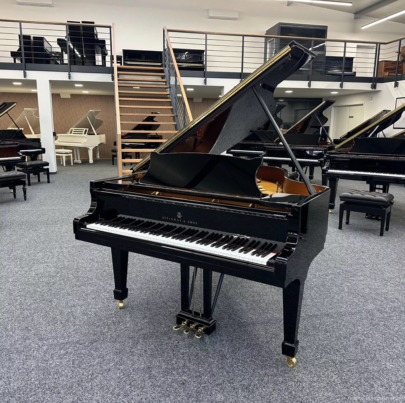 Używany, Steinway & Sons, A-188