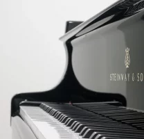 Usado, Steinway & Sons, O-180