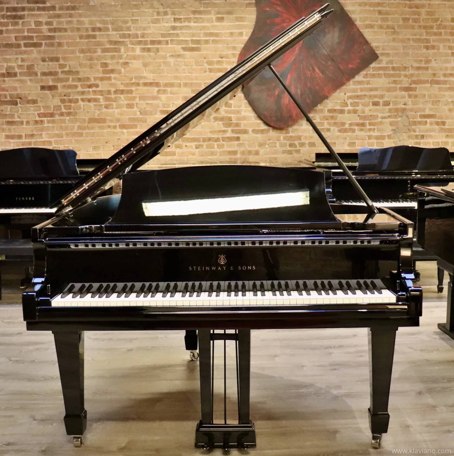 Används, Steinway & Sons, M-170