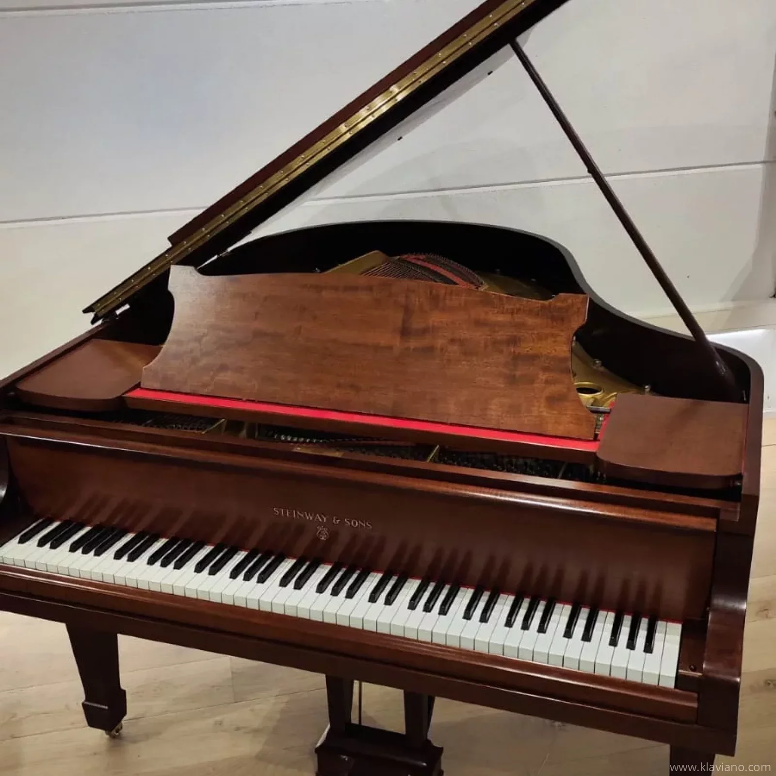 Używany, Steinway & Sons, M-170