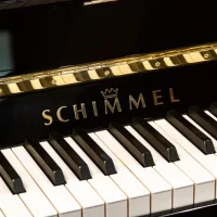 Used, Schimmel, K 132 Tradition