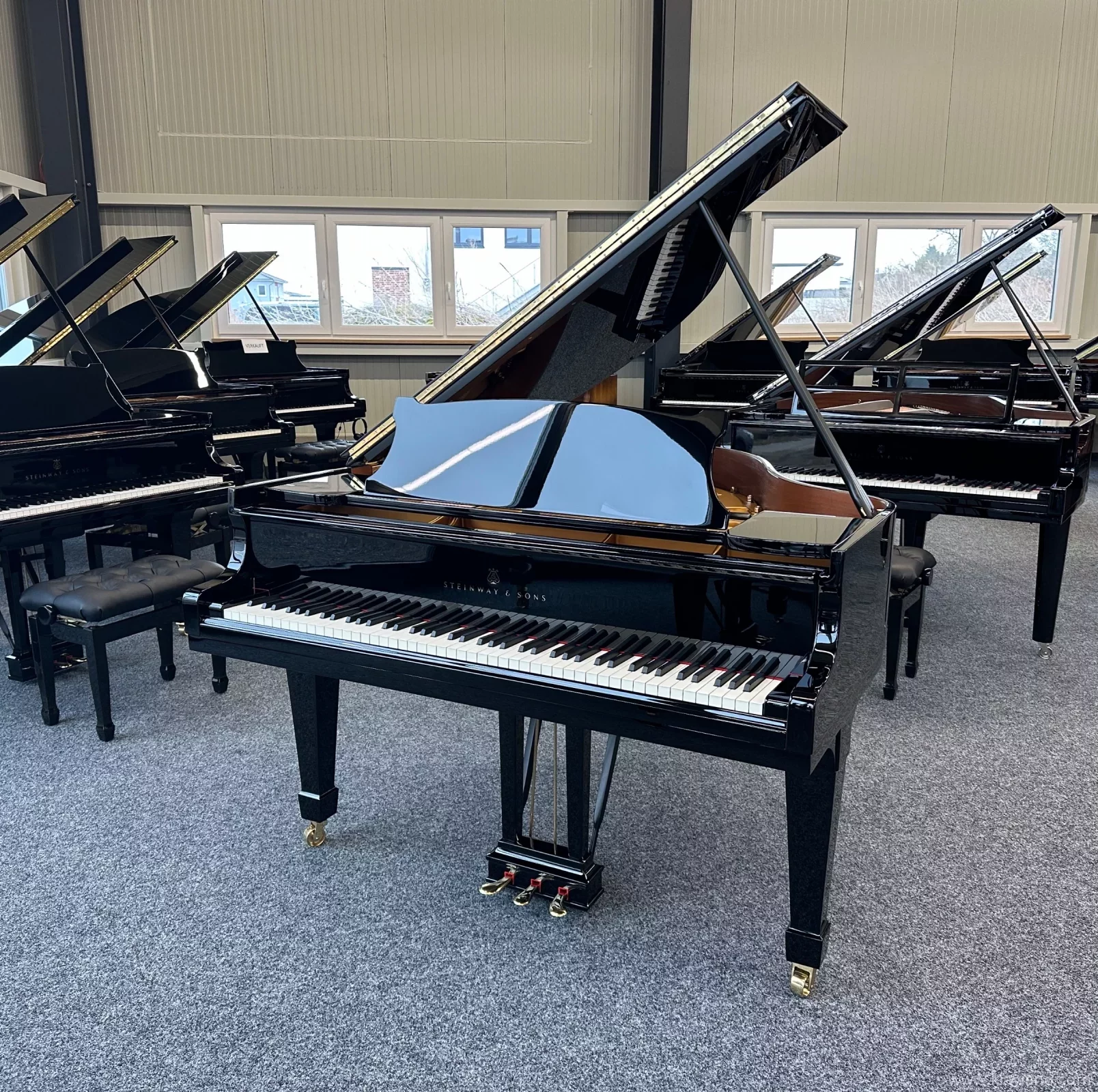 Steinway & Sons Flügel, Modell S-155