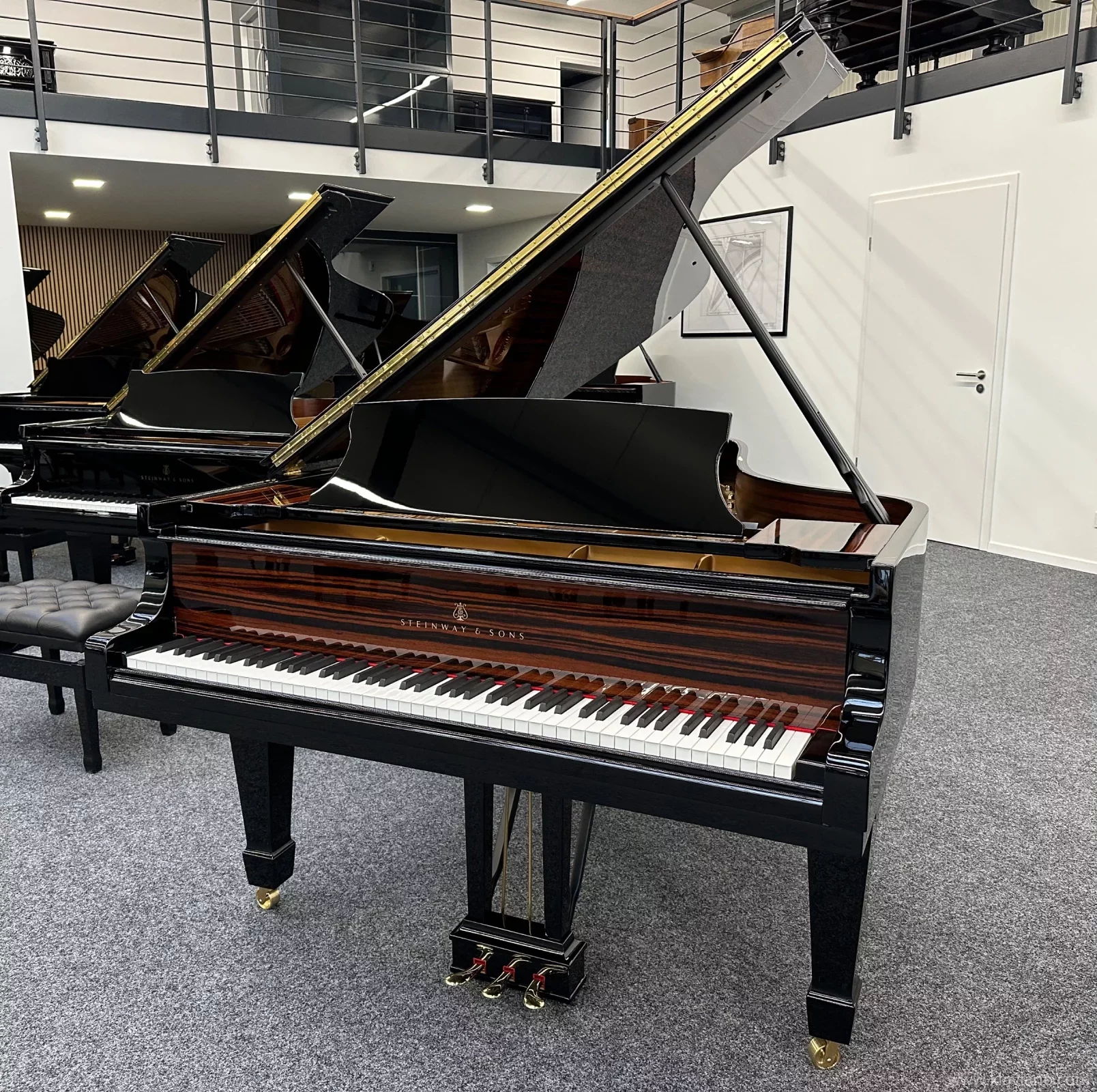 Steinway & Sons Flügel, Modell B-211