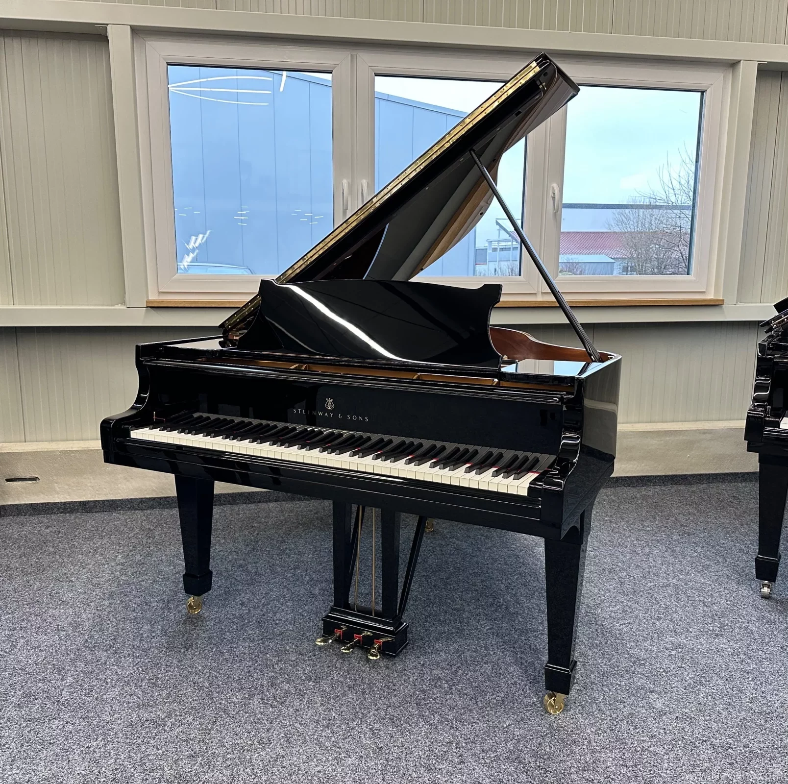 Steinway & Sons Flügel, Modell S-155