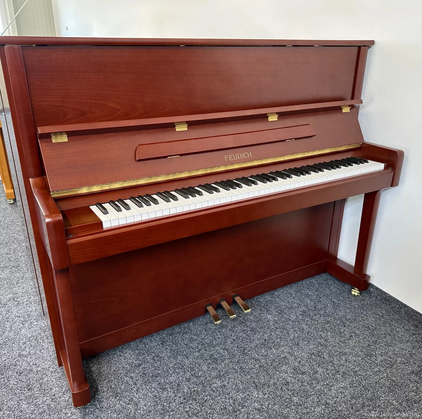 Feurich Piano Mod. 122 – Universal