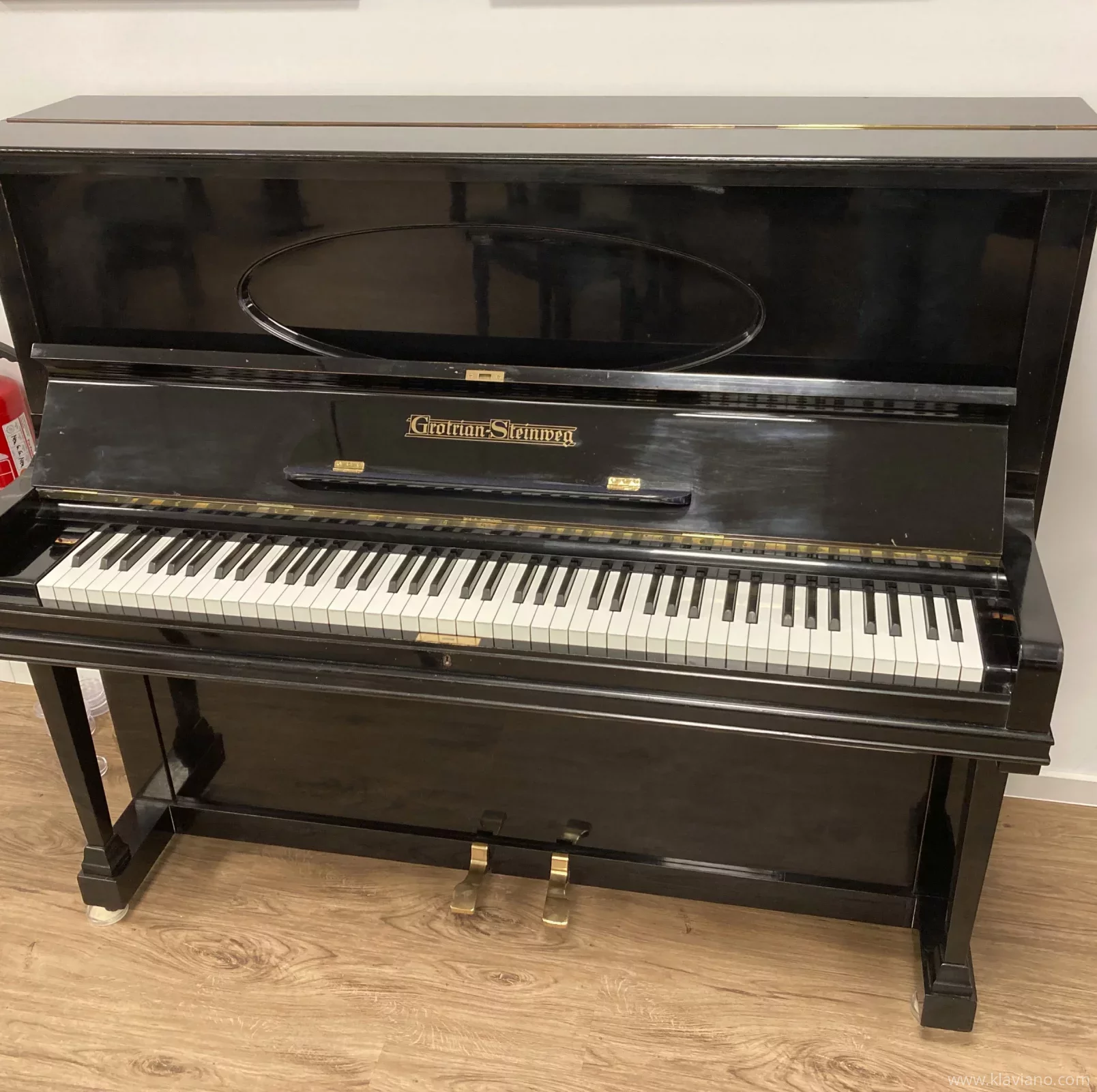 Usado, Grotrian Steinweg, 125