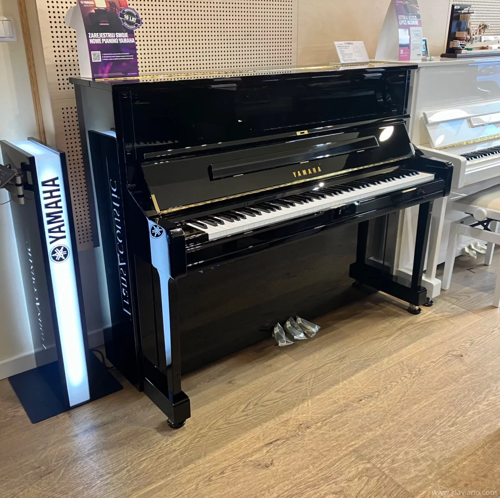 YAMaHA U1 Disklavier Enspire - brand new 121 cm self-playing piano