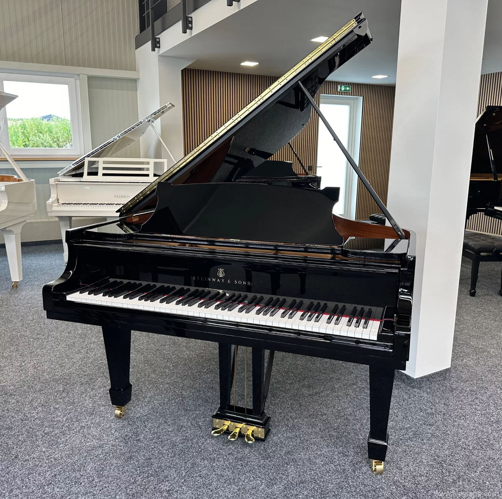 Steinway & Sons Flügel, Modell M-170