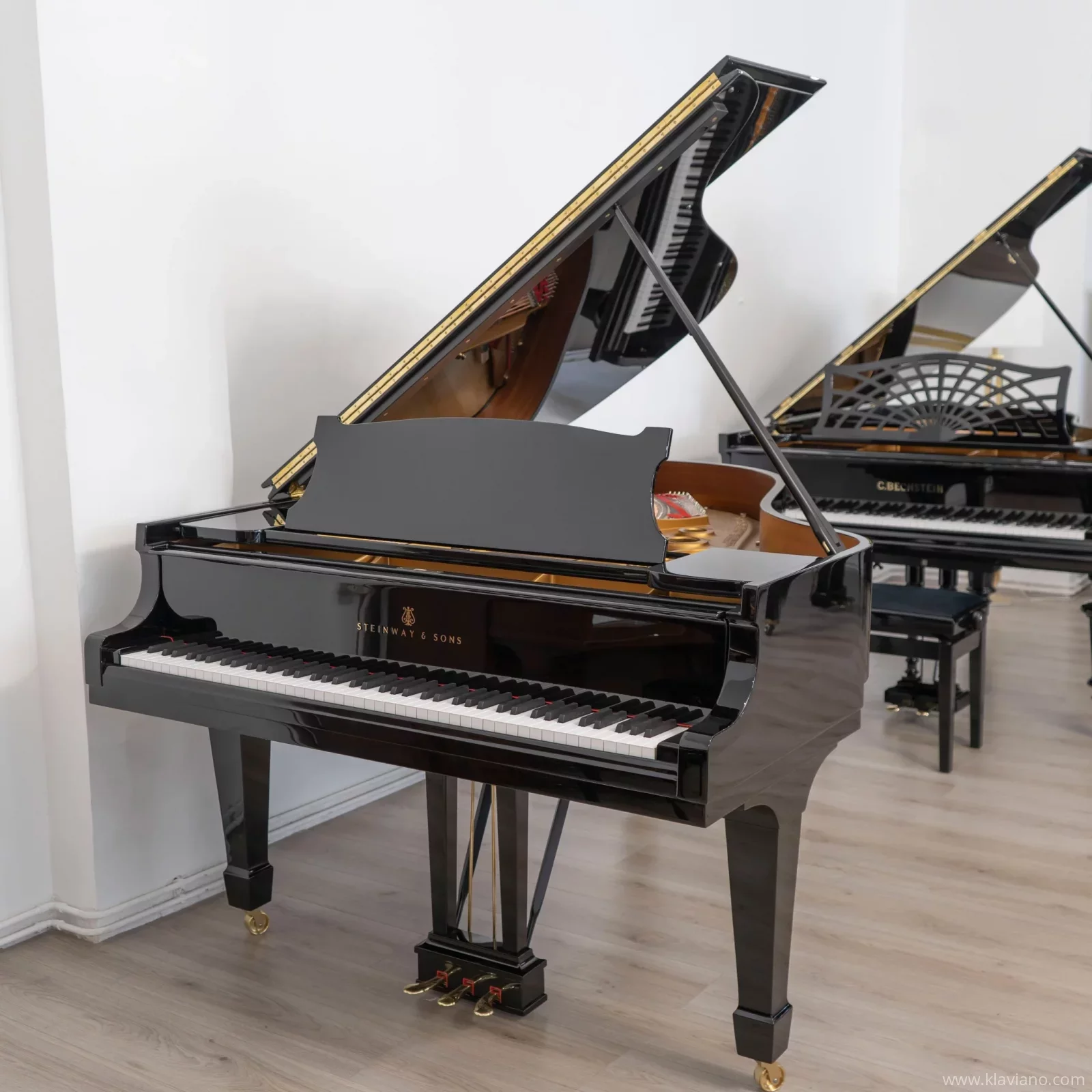 Used, Steinway & Sons, O-180