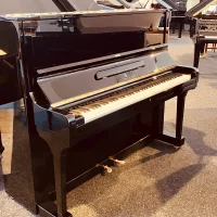 Används, Steinway & Sons, V-125