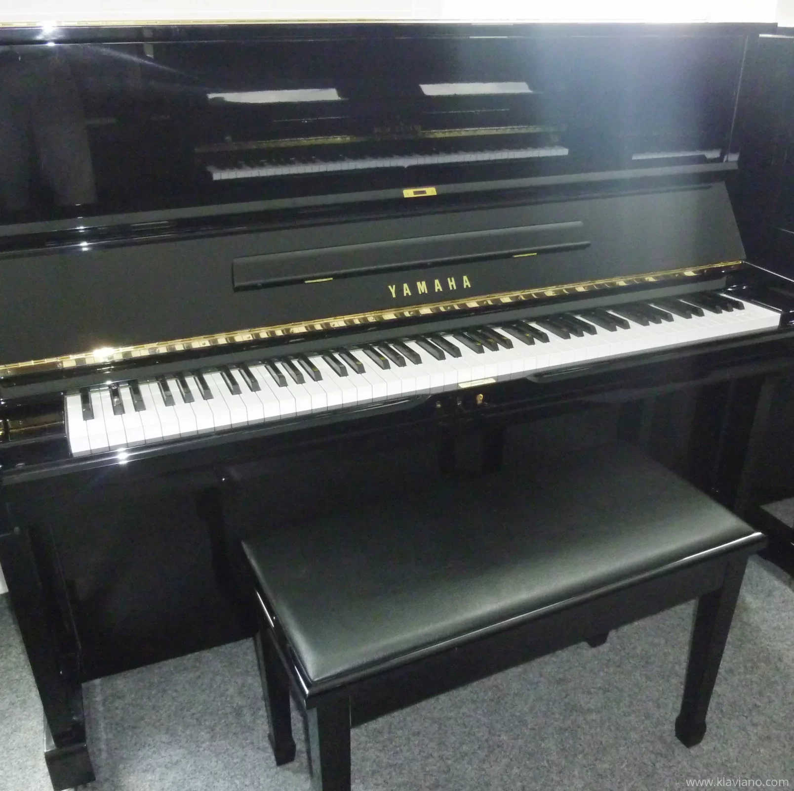 Used, Yamaha, U1