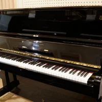 Steinway & Sons V-125 używane pianino mistrzowskie 125 cm 