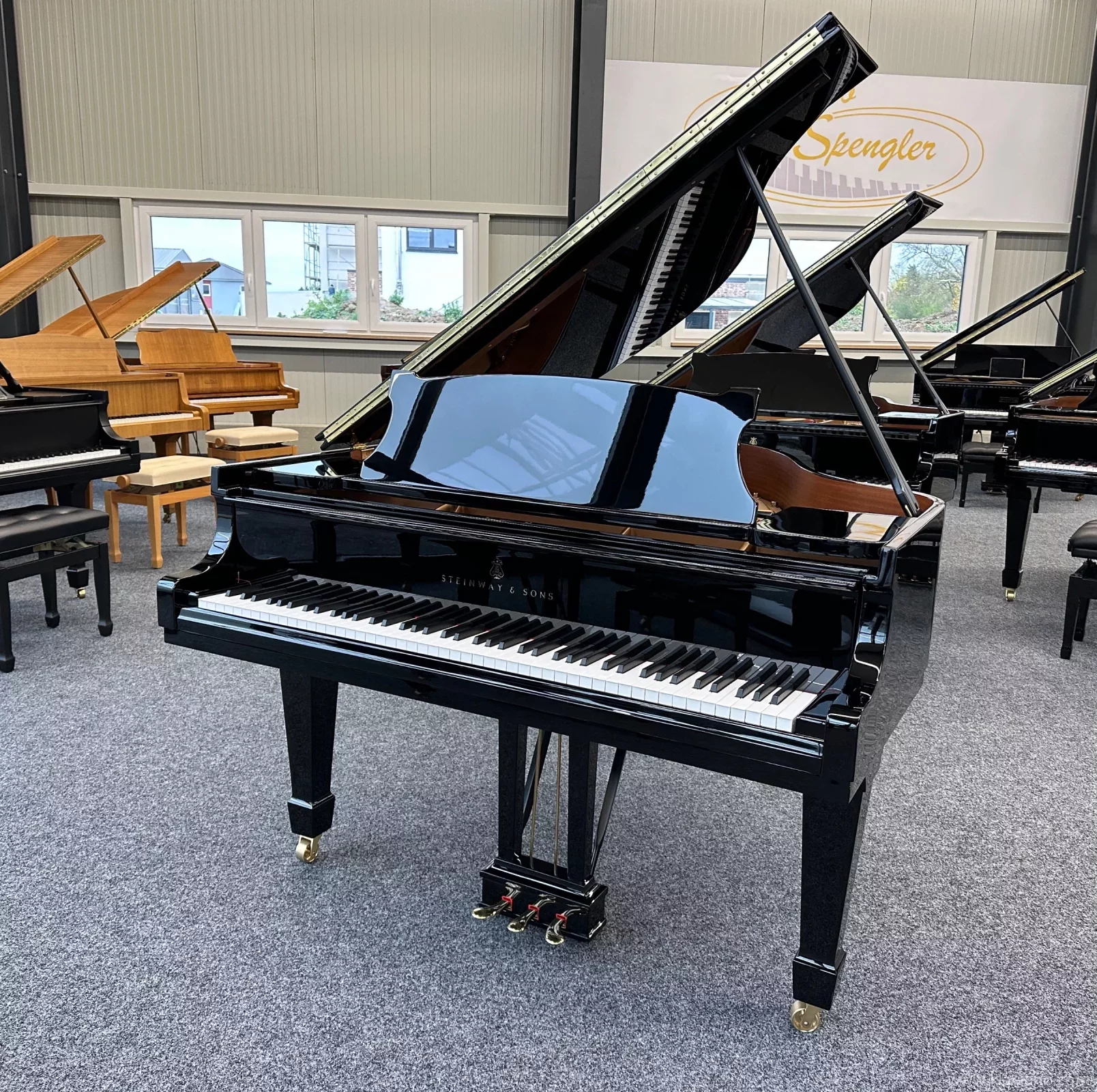 Steinway & Sons Flügel, Modell S-155