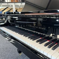 Steinway & Sons Flügel, Modell M-170