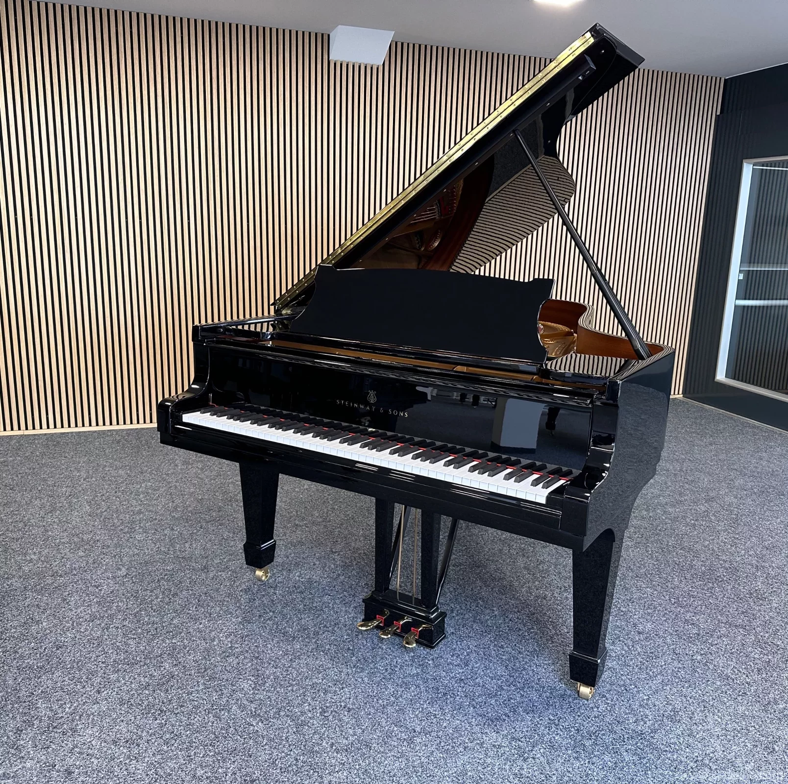 Steinway & Sons Flügel, Modell B-211