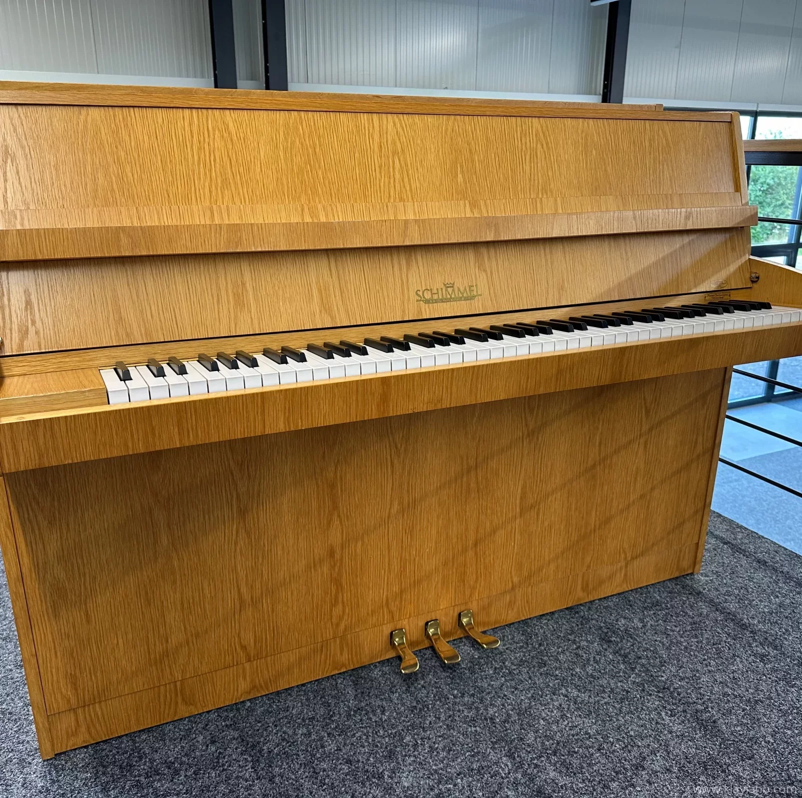 Schimmel Klavier, Mod. 105