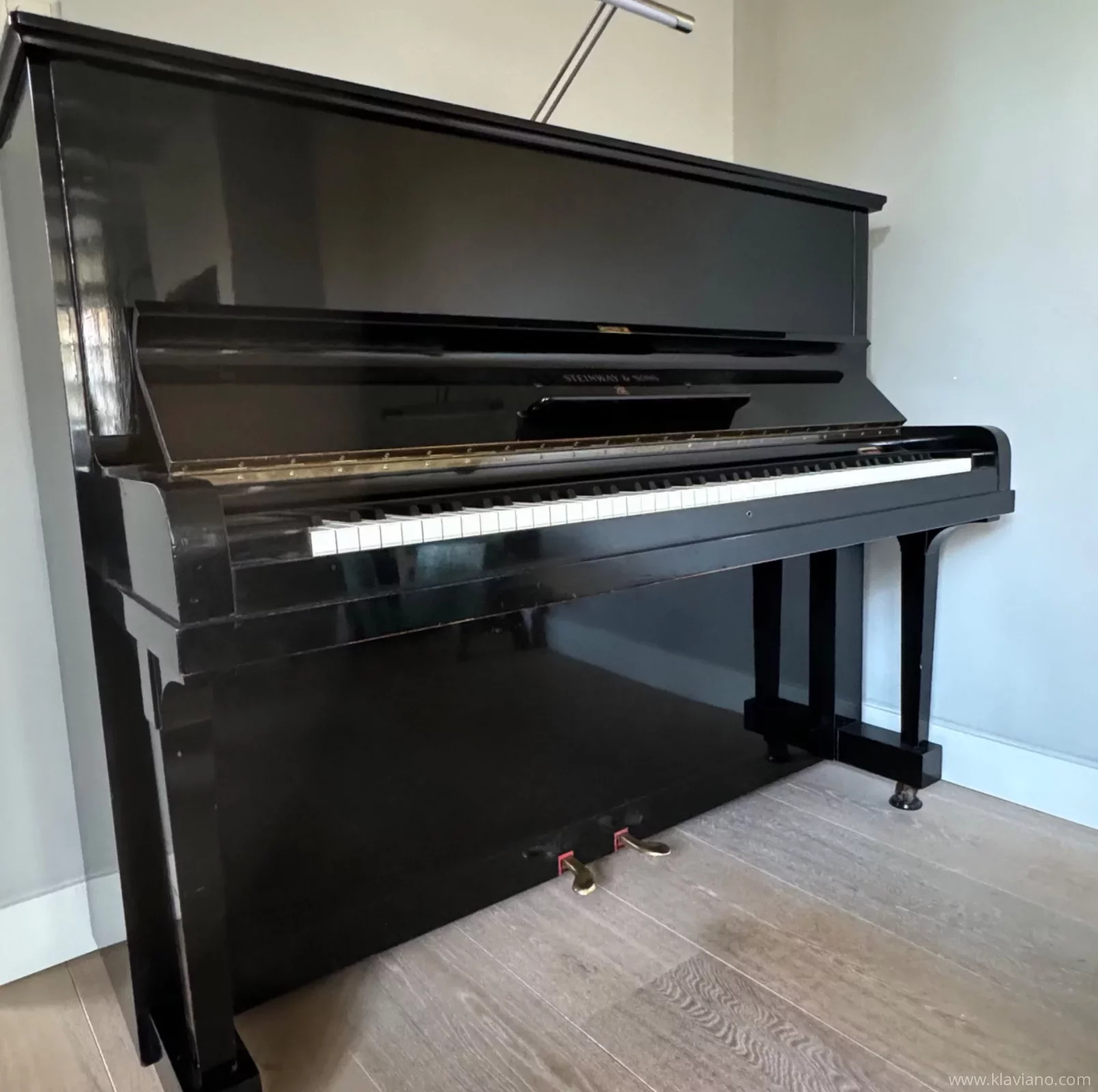 Używany, Steinway & Sons, V-125