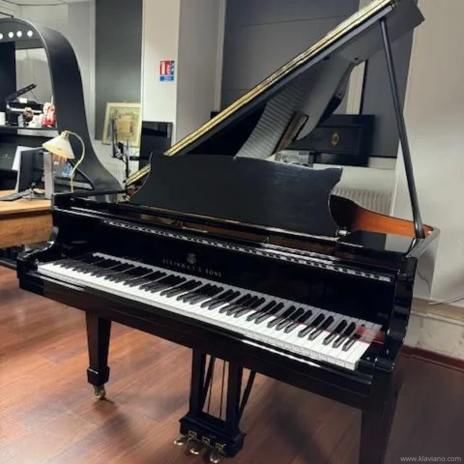 Używany, Steinway & Sons, S-155