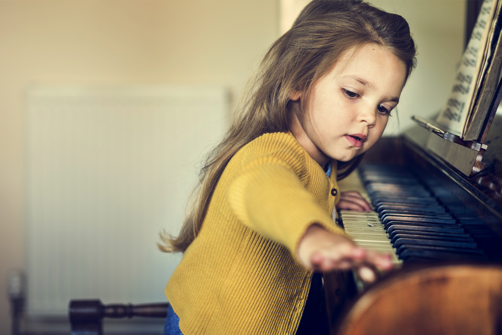 Perfect piano for a kids - a guide for parents